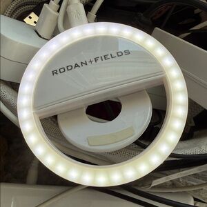 Rodan + Fields Illuminating White Ring Light